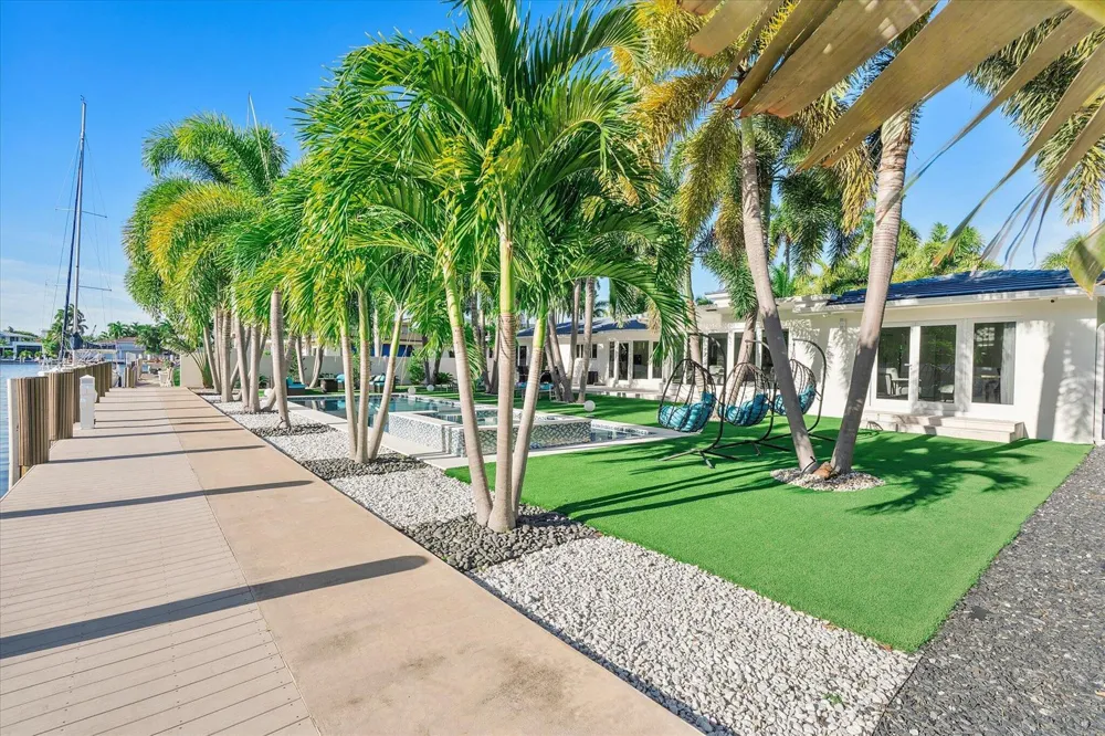 207 Royal Palm Drive Fort Lauderdale, FL 33301