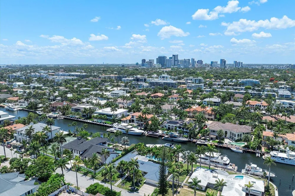 207 Royal Palm Drive Fort Lauderdale, FL 33301