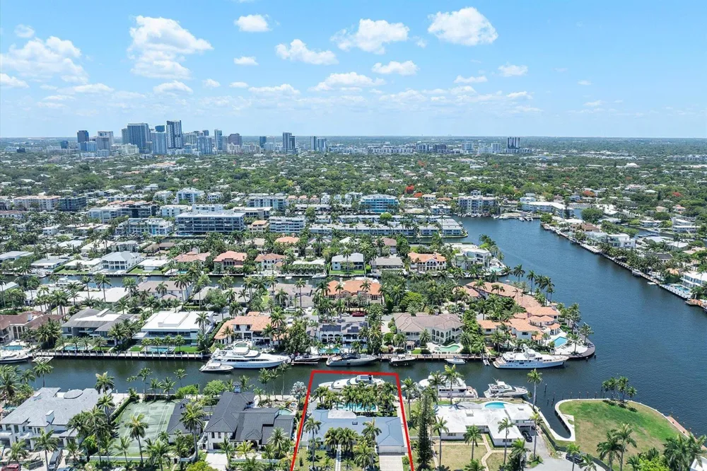 207 Royal Palm Drive Fort Lauderdale, FL 33301