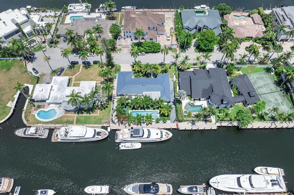 207 Royal Palm Drive Fort Lauderdale, FL 33301