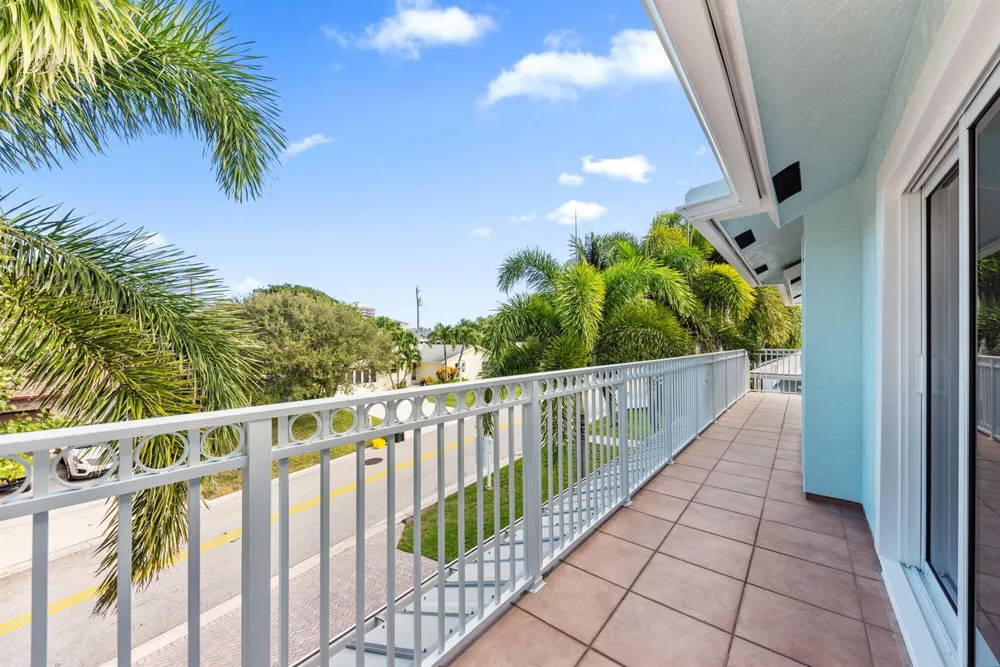 490 Mars Way Juno Beach, FL 33408