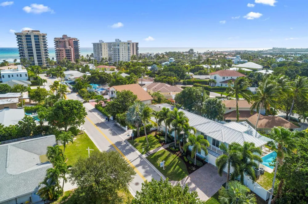 490 Mars Way Juno Beach, FL 33408
