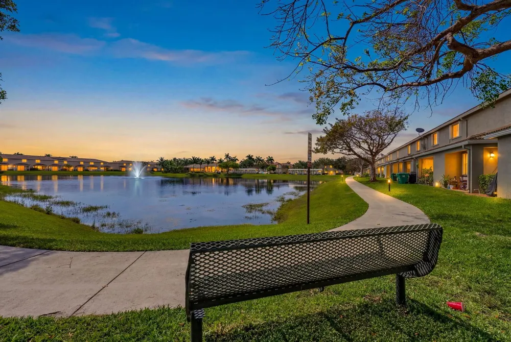 5951 Manchester Way Tamarac, FL 33321