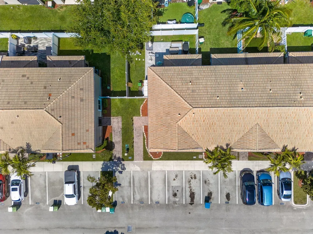 5951 Manchester Way Tamarac, FL 33321
