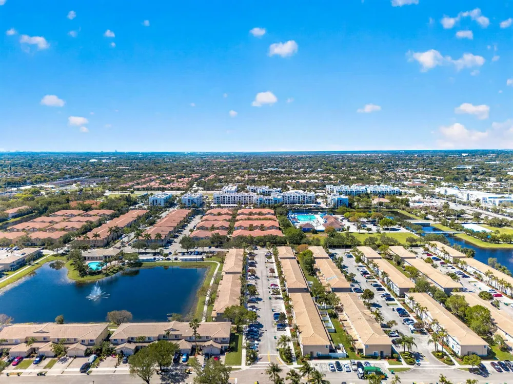 5951 Manchester Way Tamarac, FL 33321