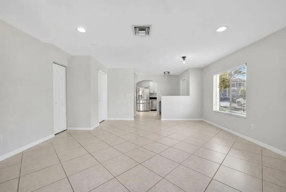 5951 Manchester Way Tamarac, FL 33321