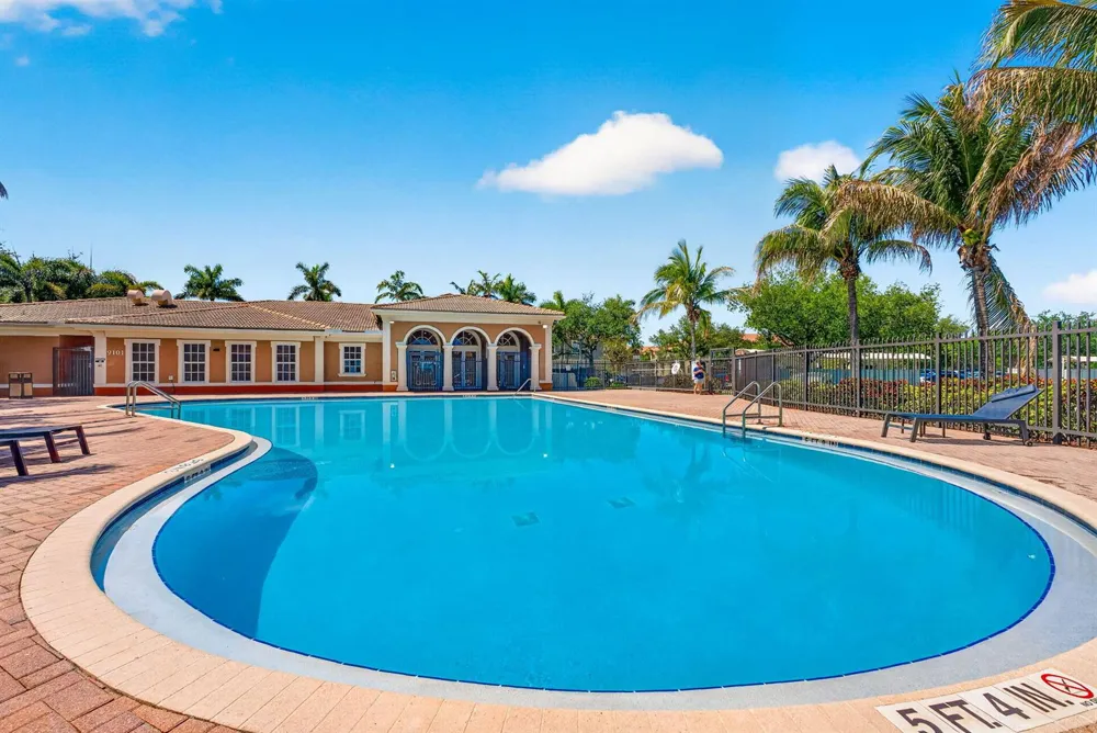 5951 Manchester Way Tamarac, FL 33321