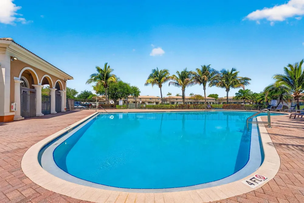 5951 Manchester Way Tamarac, FL 33321