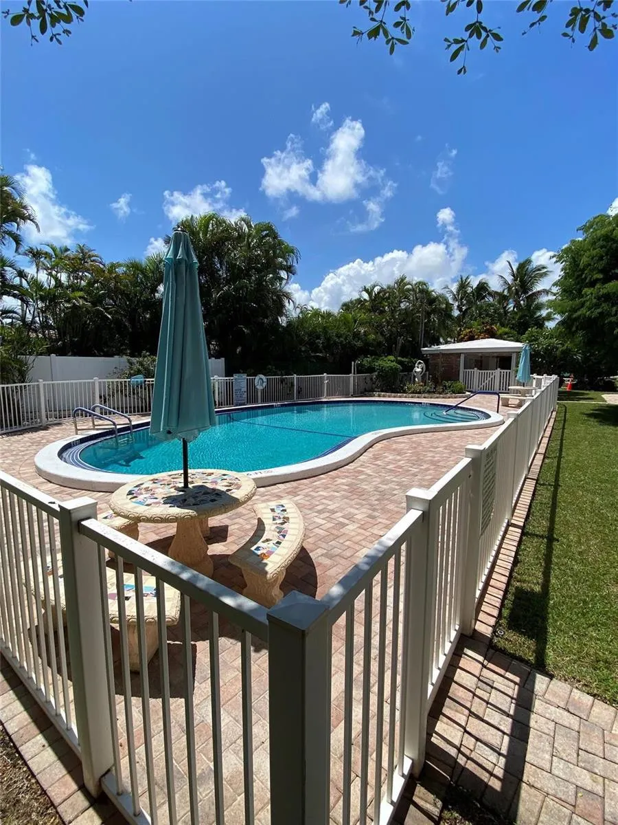 224 Hibiscus Avenue #260 Lauderdale By The Sea, FL 33308