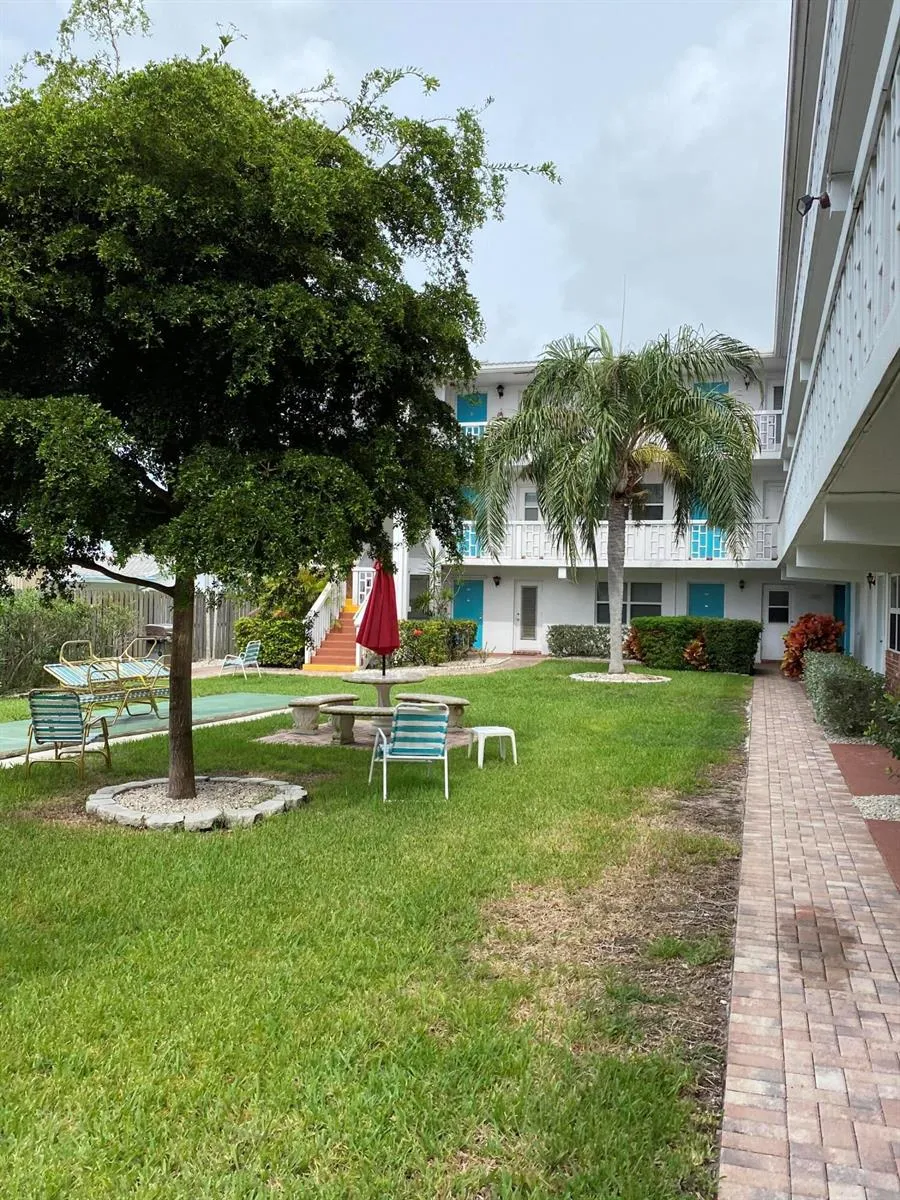224 Hibiscus Avenue #260 Lauderdale By The Sea, FL 33308