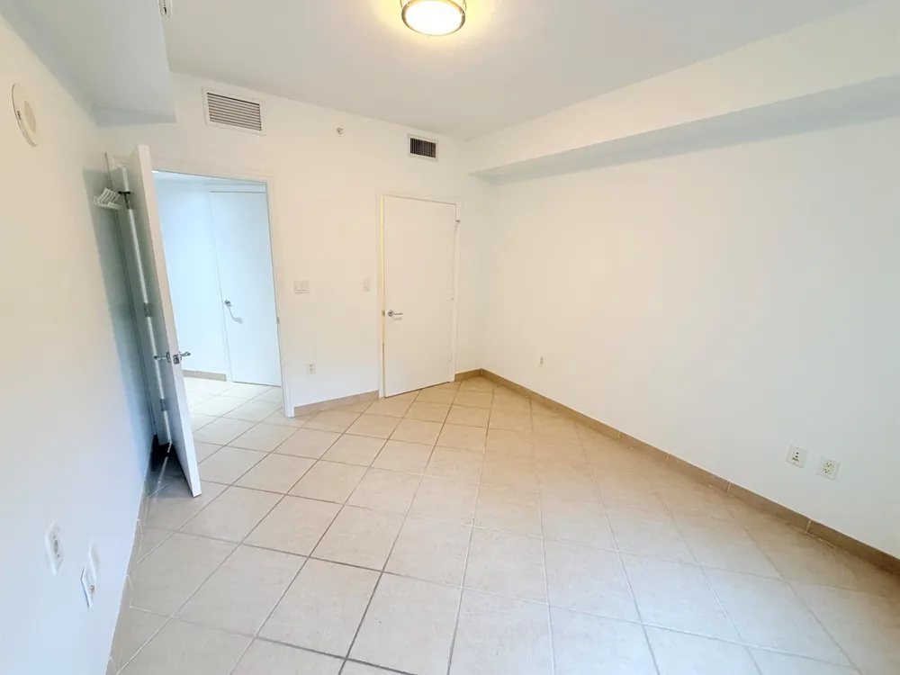 19900 E Country Club Drive #210 Aventura, FL 33180