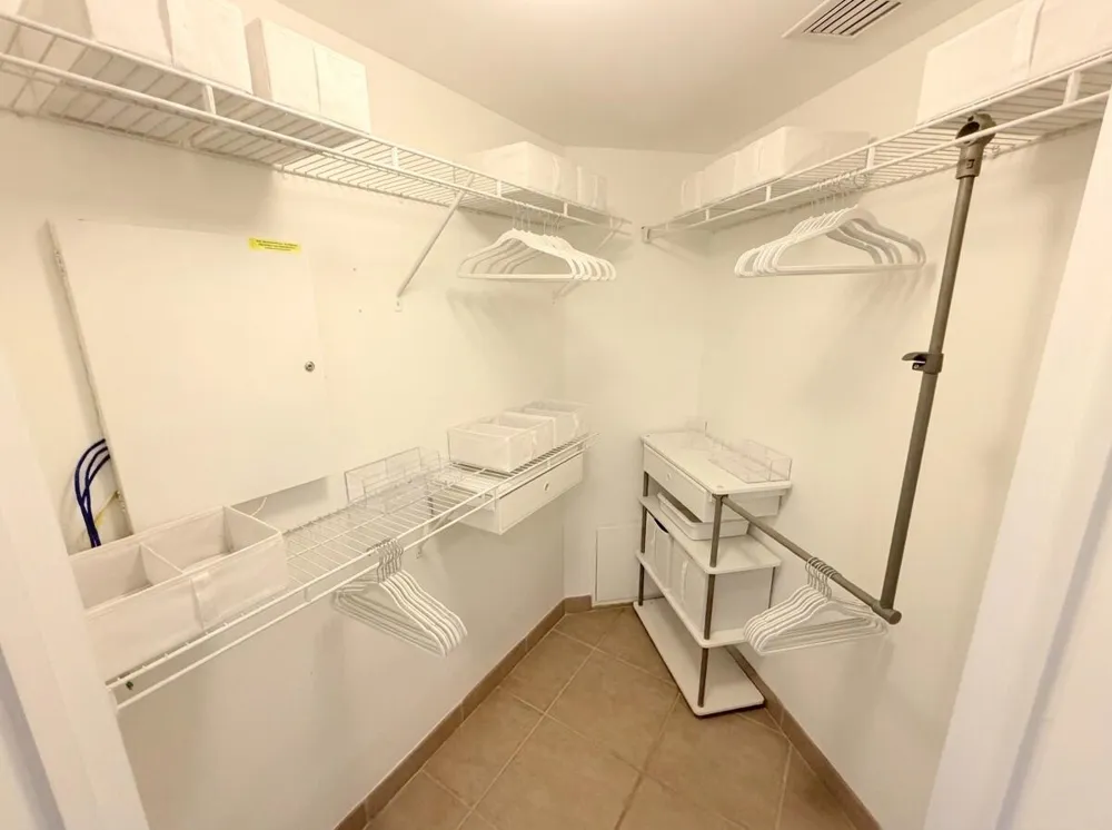 19900 E Country Club Drive #210 Aventura, FL 33180