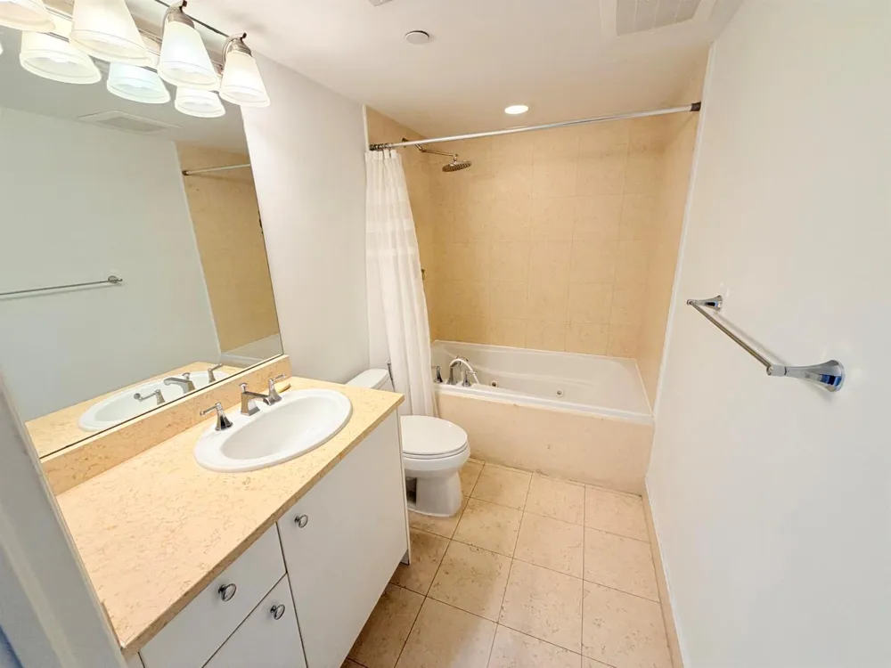 19900 E Country Club Drive #210 Aventura, FL 33180
