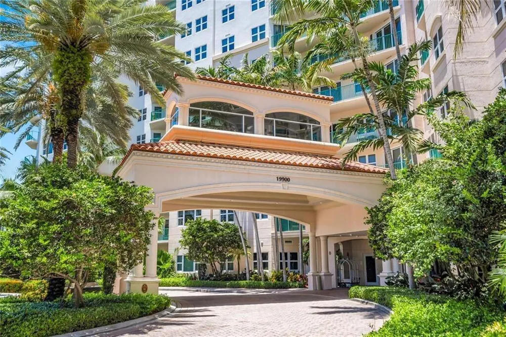 19900 E Country Club Drive #210 Aventura, FL 33180