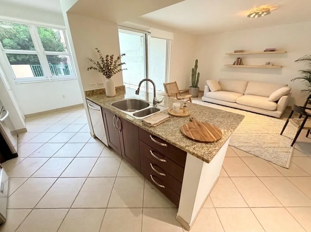 19900 E Country Club Drive #210 Aventura, FL 33180