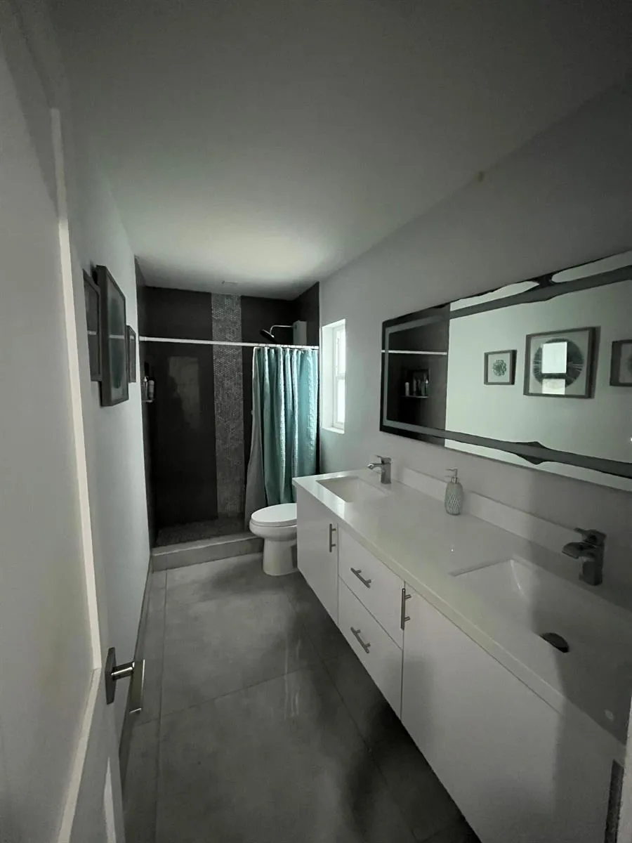 6800 SW 7th Place North Lauderdale, FL 33068