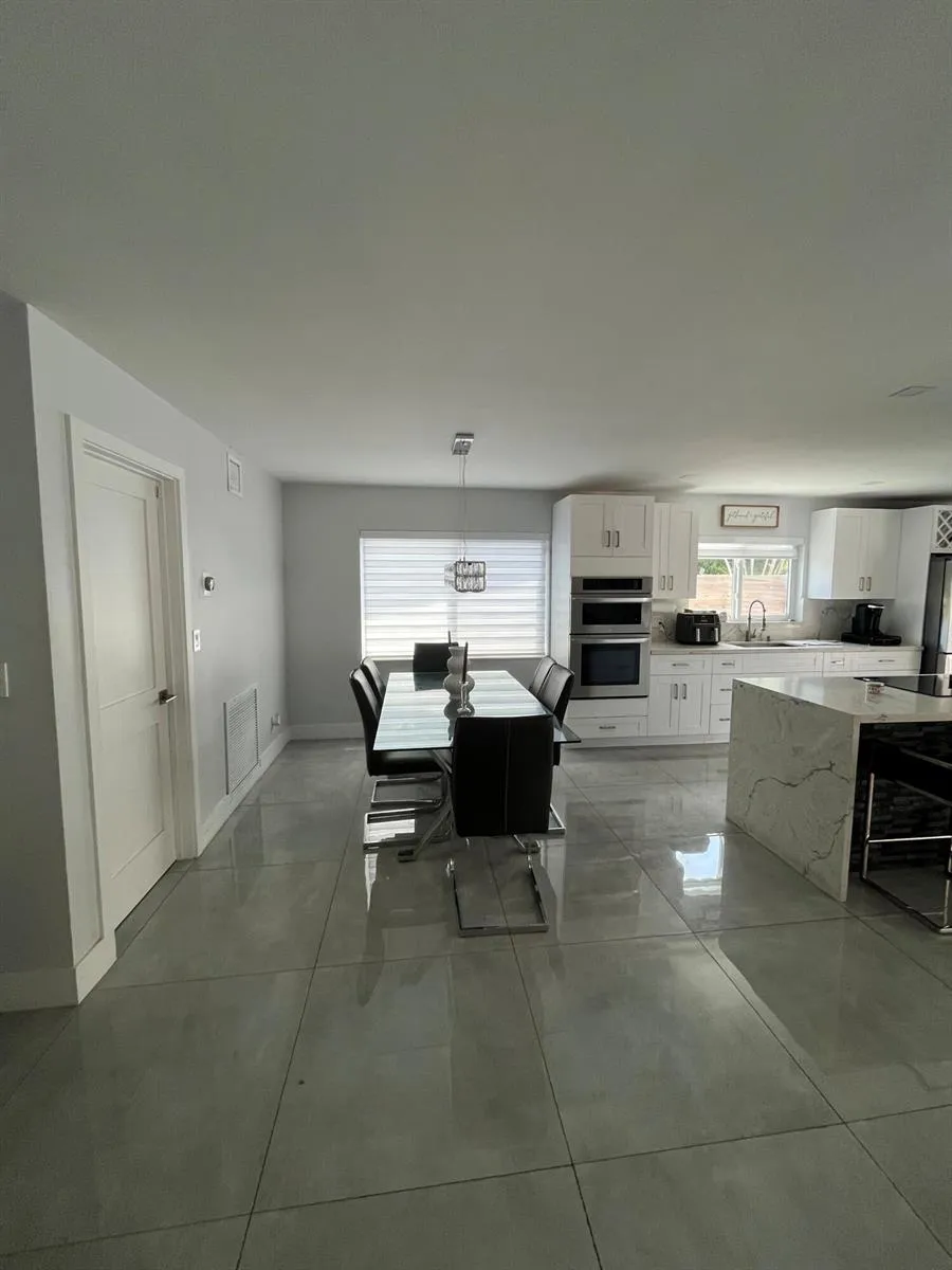 6800 SW 7th Place North Lauderdale, FL 33068