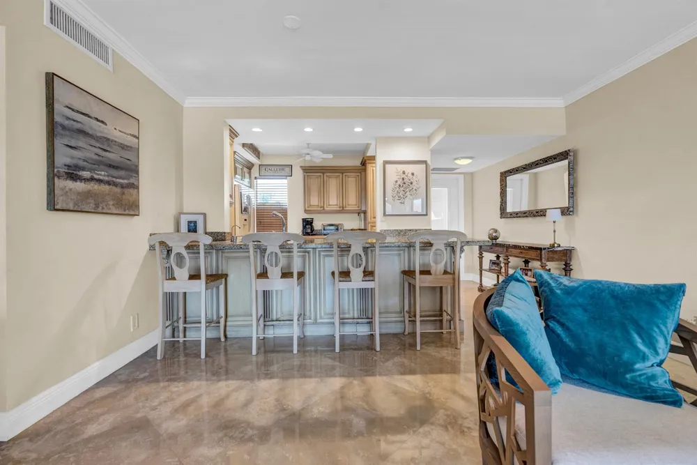 3050 NE 48th Court #305 Lighthouse Point, FL 33064