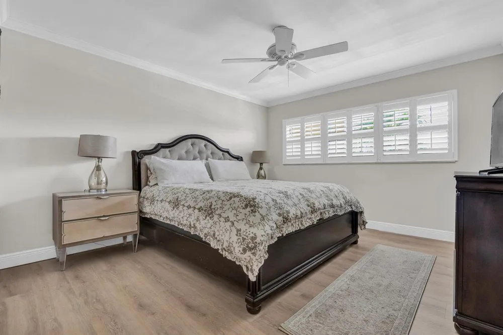 3050 NE 48th Court #305 Lighthouse Point, FL 33064