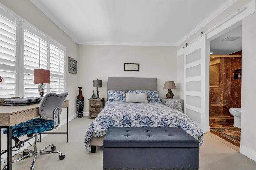 3050 NE 48th Court #305 Lighthouse Point, FL 33064