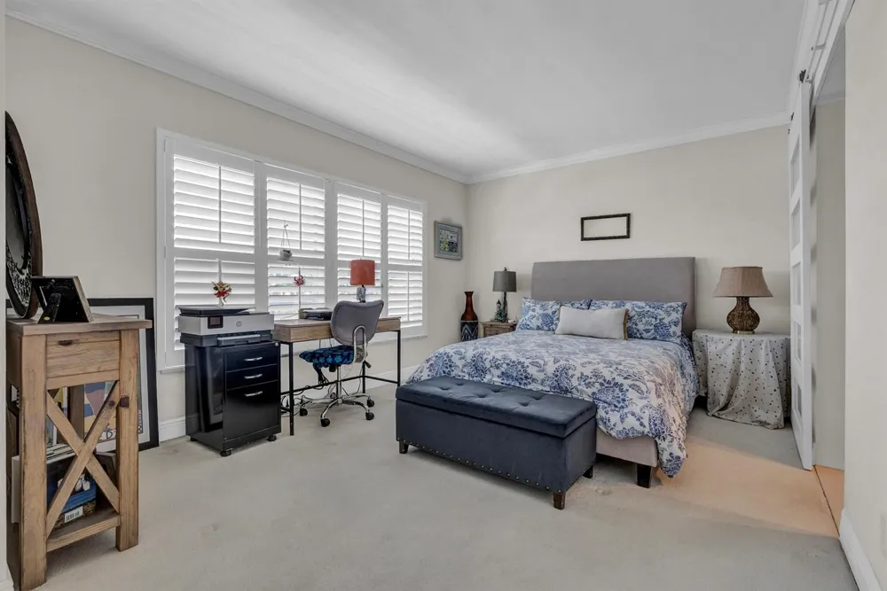 3050 NE 48th Court #305 Lighthouse Point, FL 33064