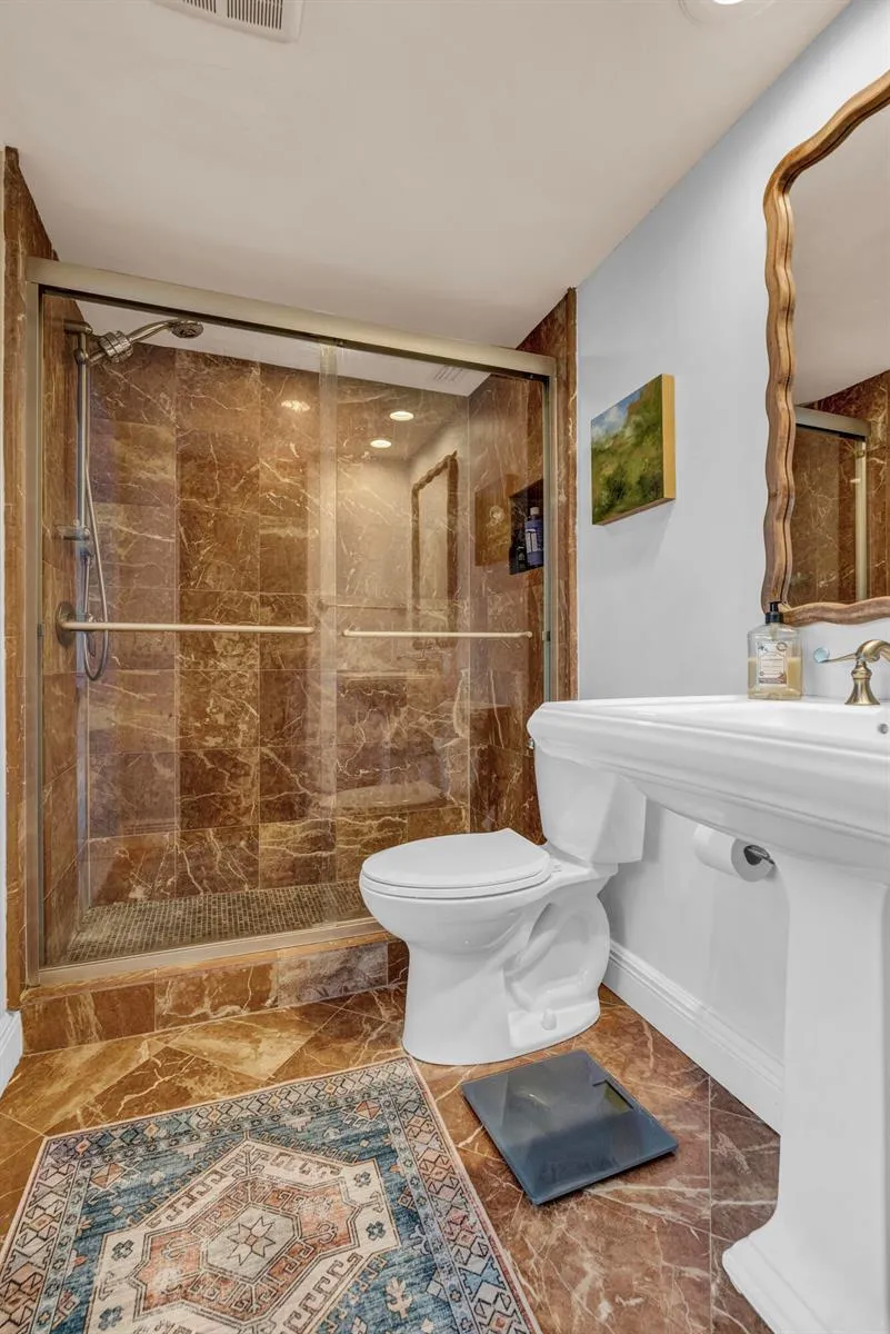 3050 NE 48th Court #305 Lighthouse Point, FL 33064
