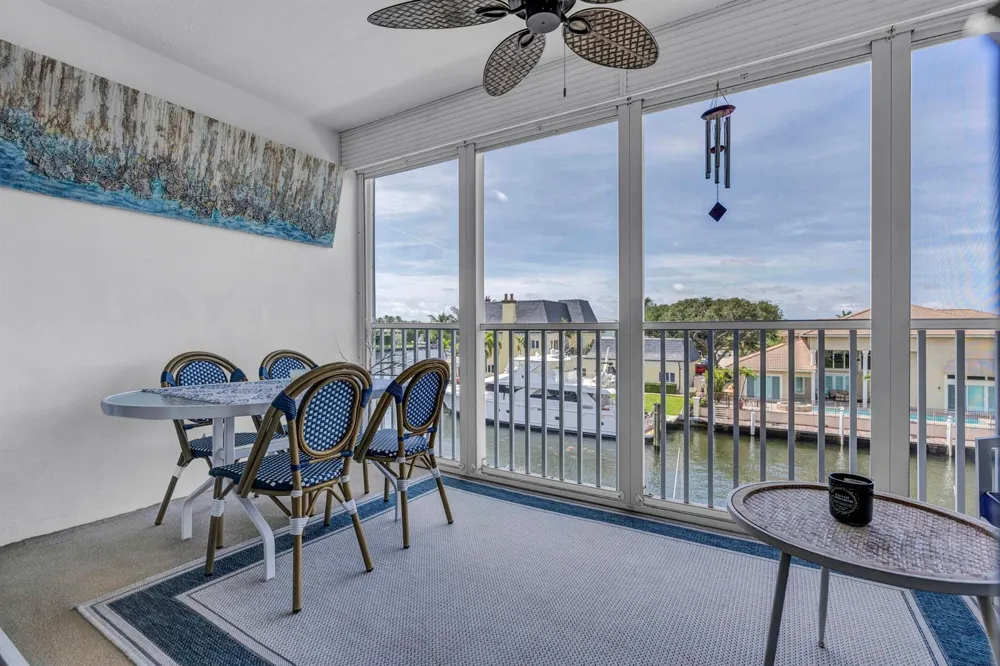 3050 NE 48th Court #305 Lighthouse Point, FL 33064