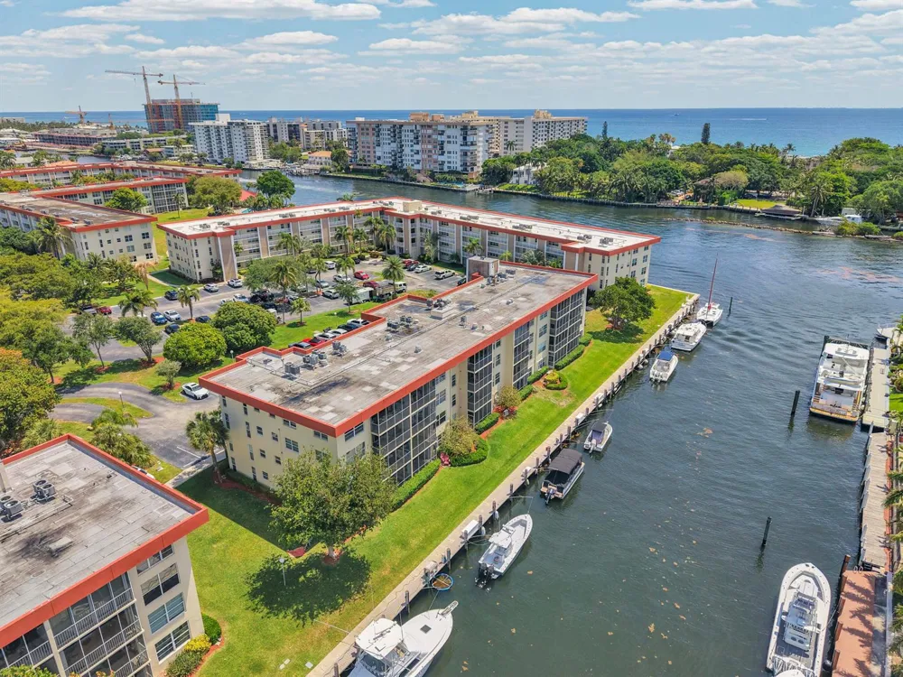 3050 NE 48th Court #305 Lighthouse Point, FL 33064