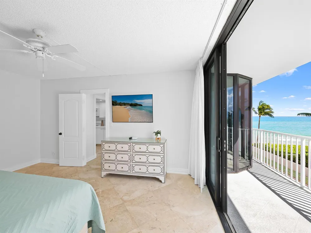 2917 S Ocean Boulevard #304 Highland Beach, FL 33487