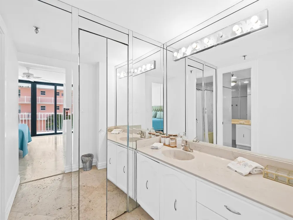2917 S Ocean Boulevard #304 Highland Beach, FL 33487