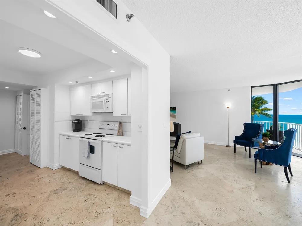 2917 S Ocean Boulevard #304 Highland Beach, FL 33487