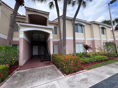 815 W Boynton Beach Boulevard #11-107