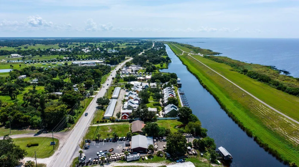 4334 U.s. 441 #24 Okeechobee, FL 34974