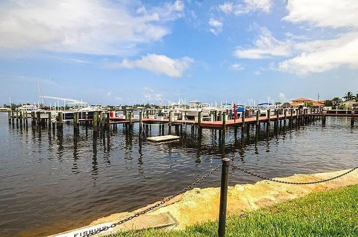 160 Yacht Club 206 Way #206 Hypoluxo, FL 33462