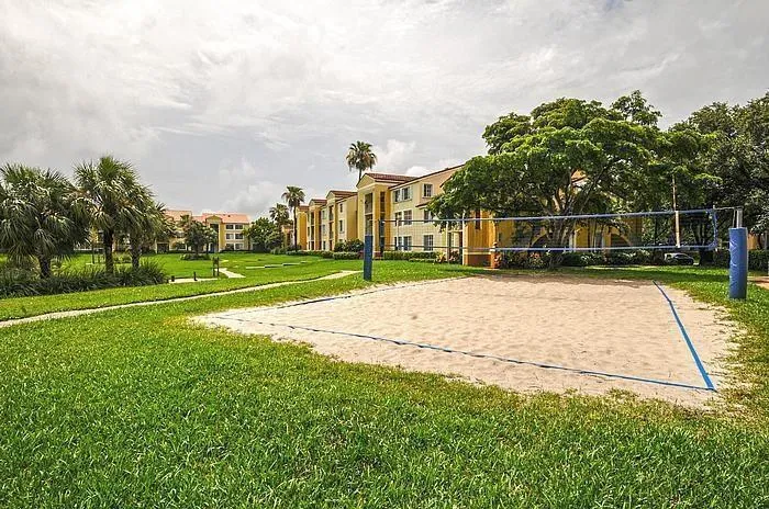 160 Yacht Club 206 Way #206 Hypoluxo, FL 33462