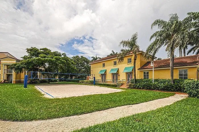 160 Yacht Club 206 Way #206 Hypoluxo, FL 33462