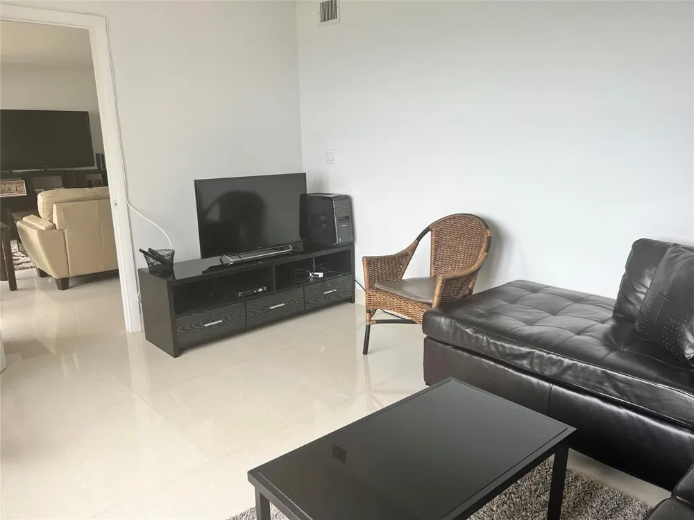 5100 Ocean Boulevard #1115 Lauderdale By The Sea, FL 33308