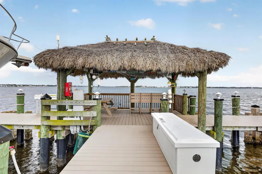 1600 NE Dixie Highway #9 104 Jensen Beach, FL 34957