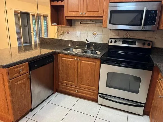 54 Matador Lane Davie, FL 33324