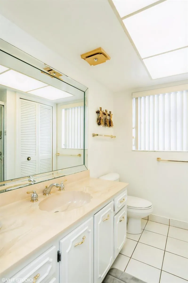 250 John F Kennedy Drive #408 Atlantis, FL 33462
