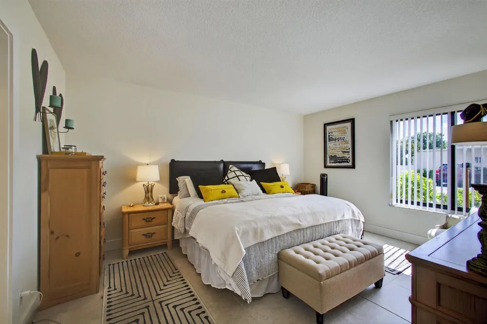 2532 S Boundbrook Dr S #102 Palm Springs, FL 33406