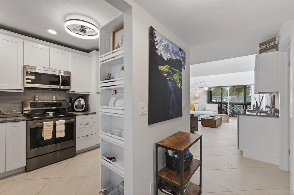 2532 S Boundbrook Dr S #102 Palm Springs, FL 33406