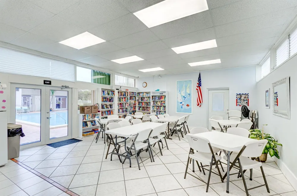 2532 S Boundbrook Dr S #102 Palm Springs, FL 33406
