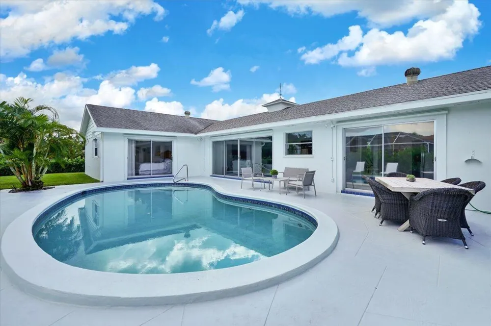 76 W Fairview W Tequesta, FL 33469