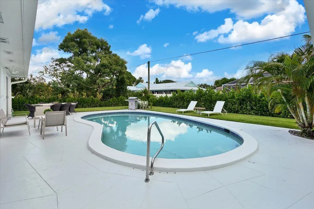 76 W Fairview W Tequesta, FL 33469