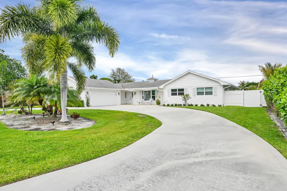 76 W Fairview W Tequesta, FL 33469