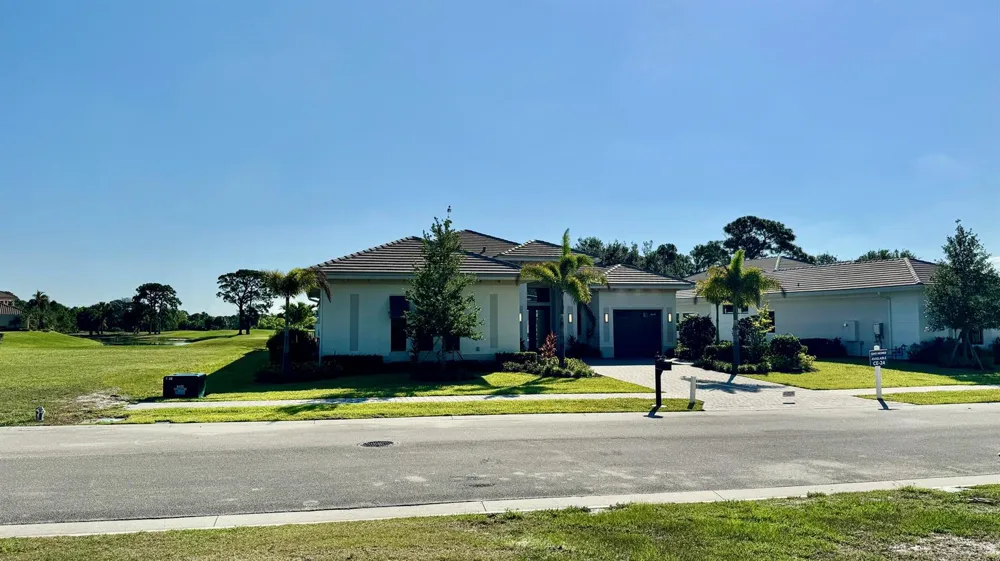 114 SE Via Verona Port St. Lucie, FL 34984