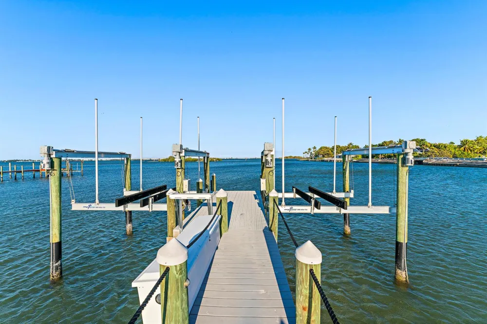 116 S Sewalls Point Road Sewalls Point, FL 34996