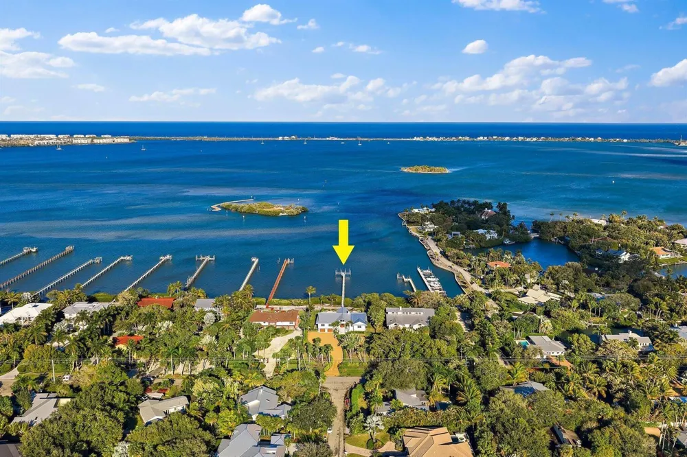 116 S Sewalls Point Road Sewalls Point, FL 34996