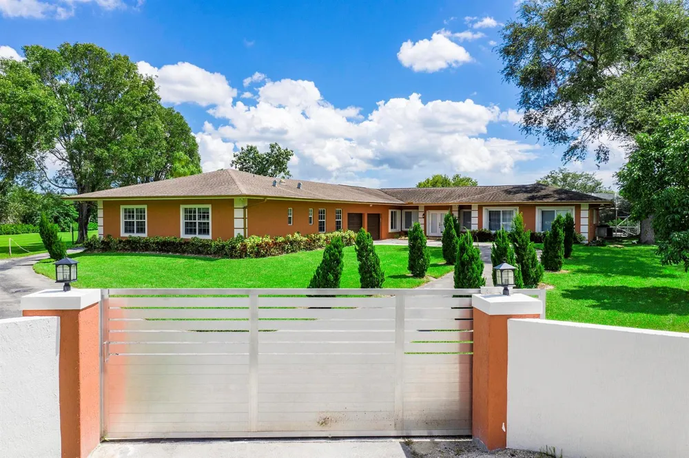 7600 NW 82nd Terrace Parkland, FL 33067